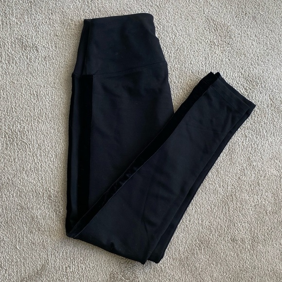 Lysse Black Leggings with Velvet Edge - Picture 1 of 3